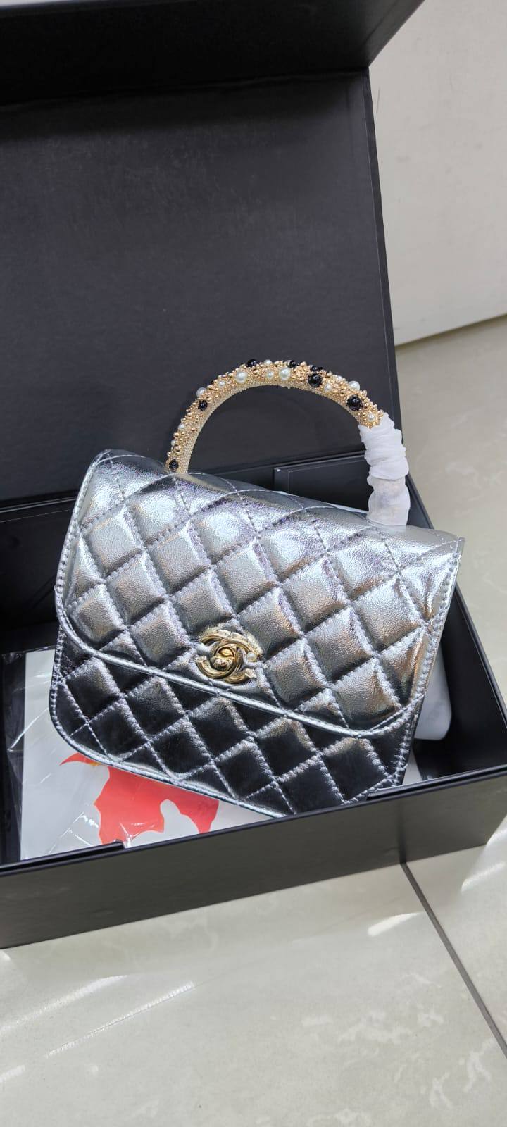 Chanel
115 dhs✅
with box

Zain203
🌺🌺🌺