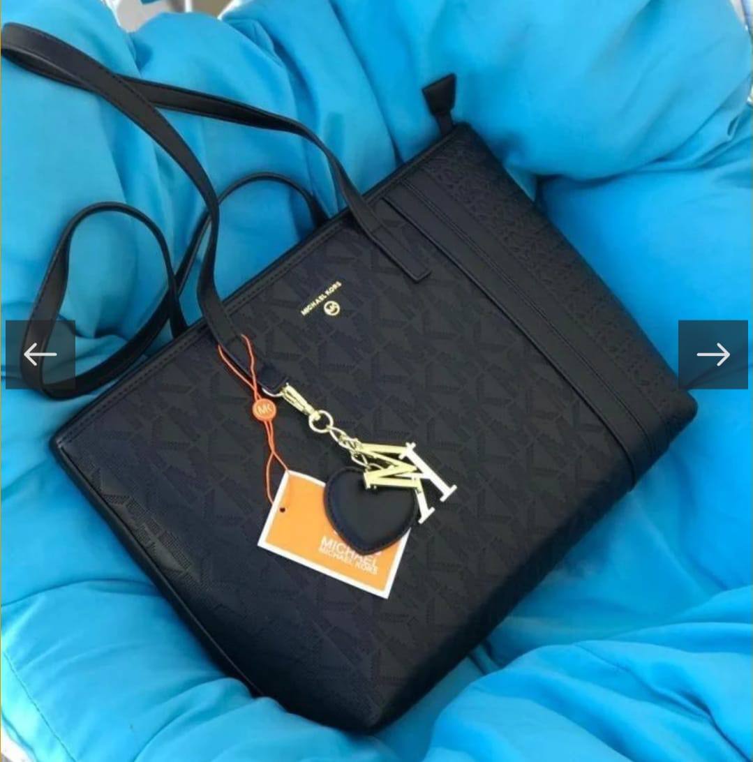 Bags
90 dhs✅
high quality

Zain26
♥️♥️♥️