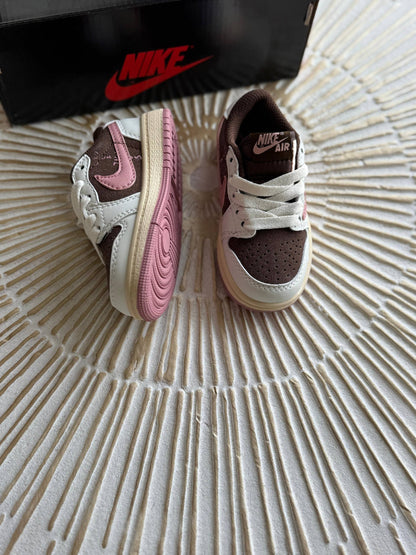 Brand:NIKE
 Super master quality 😍
Size:24To37
240 dhs❣️

Zain261
♥️♥️♥️