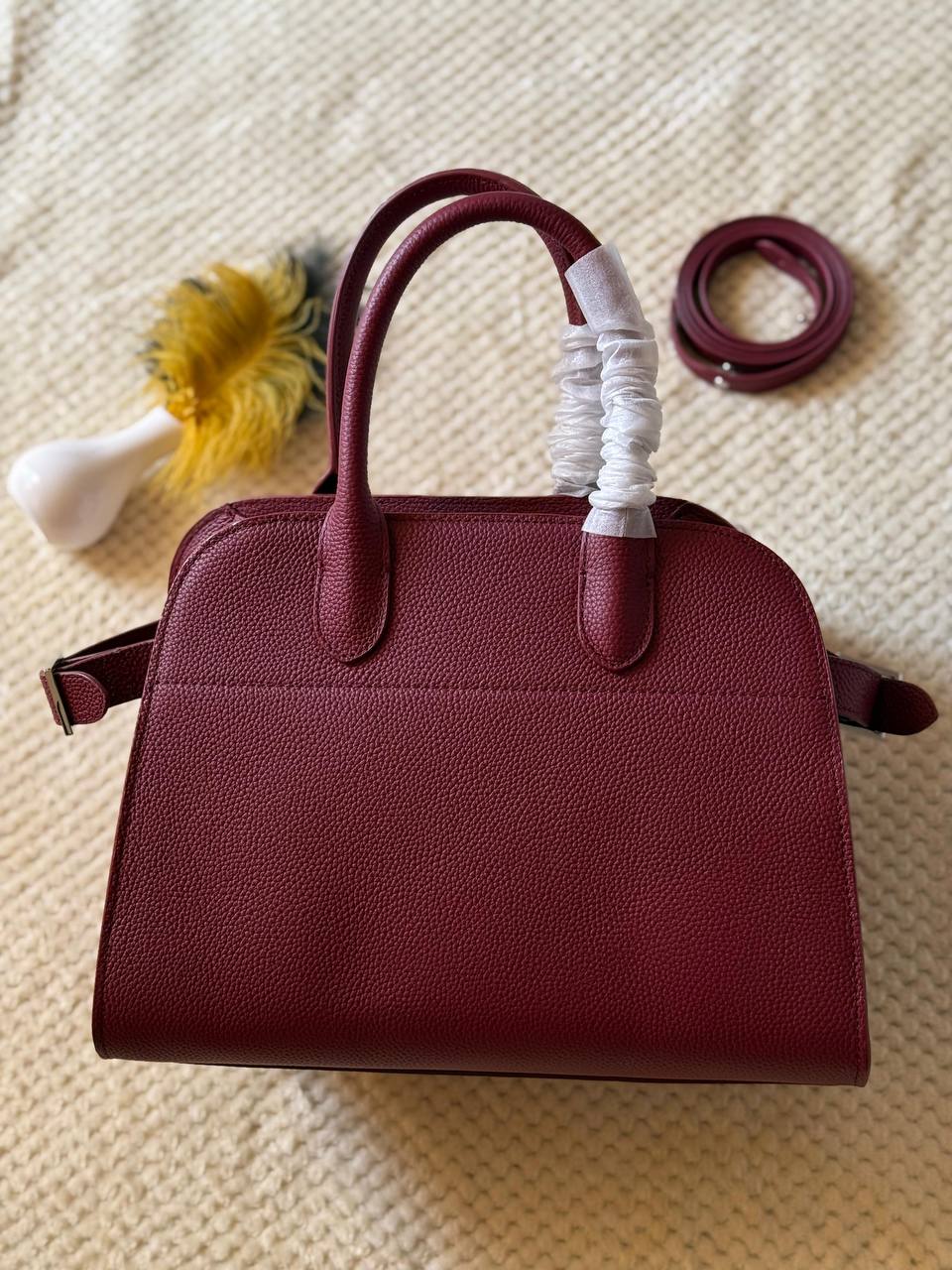 THE ROW
33cm
360 dhs❤️
Top quality

Zain167
♥️♥️♥️