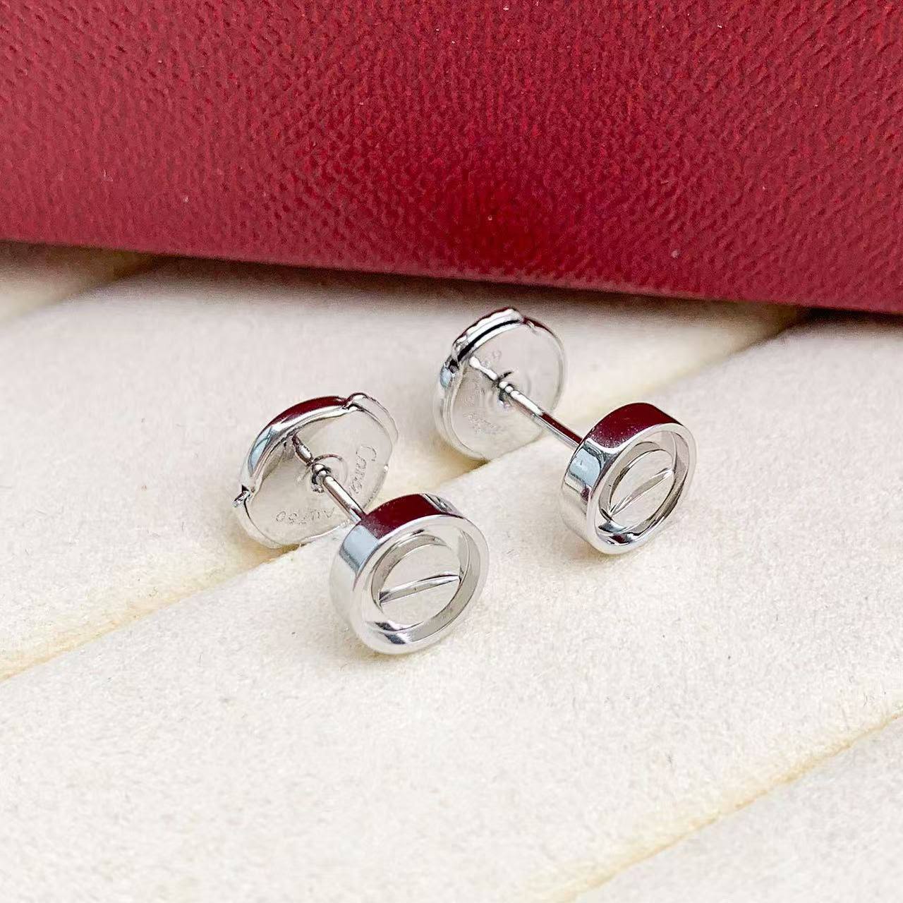 Cartier Earrings ☘️
Master quality 

*45* AED normal box 📦

Zain48
♥️♥️♥️