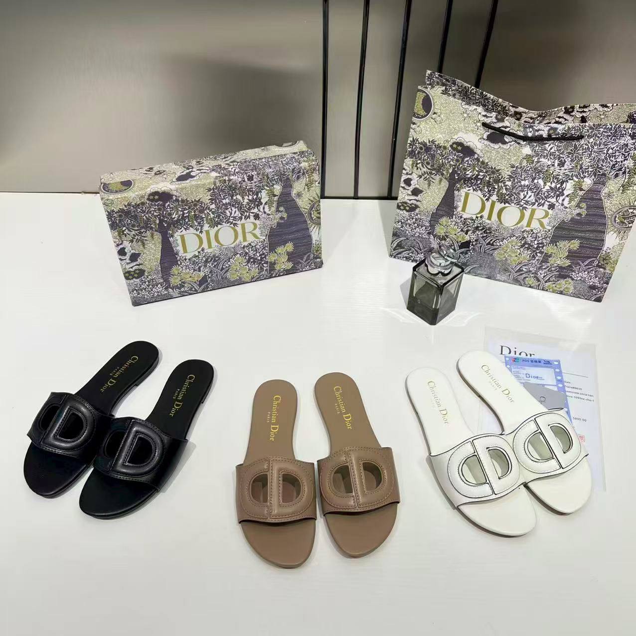 NEW CAMING 
GOOD QUALITY 
DIOR SILLPER 
Size 36-41
90 DHS👑

Zain40
♥️♥️♥️