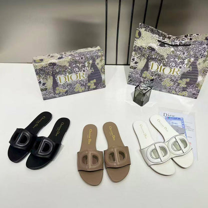 NEW CAMING 
GOOD QUALITY 
DIOR SILLPER 
Size 36-41
90 DHS👑

Zain40
♥️♥️♥️