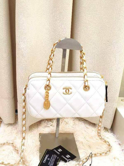 Chanel

90 dhs🪙 
with box 
🎁🎁🎁

high quality  

21cm

Zain26
♥️♥️♥️