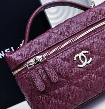 CHANEL 

COPY ONE 

WITH DOUBLE BOX 🎁

210 dhs✅

Zain295
♥️♥️♥️