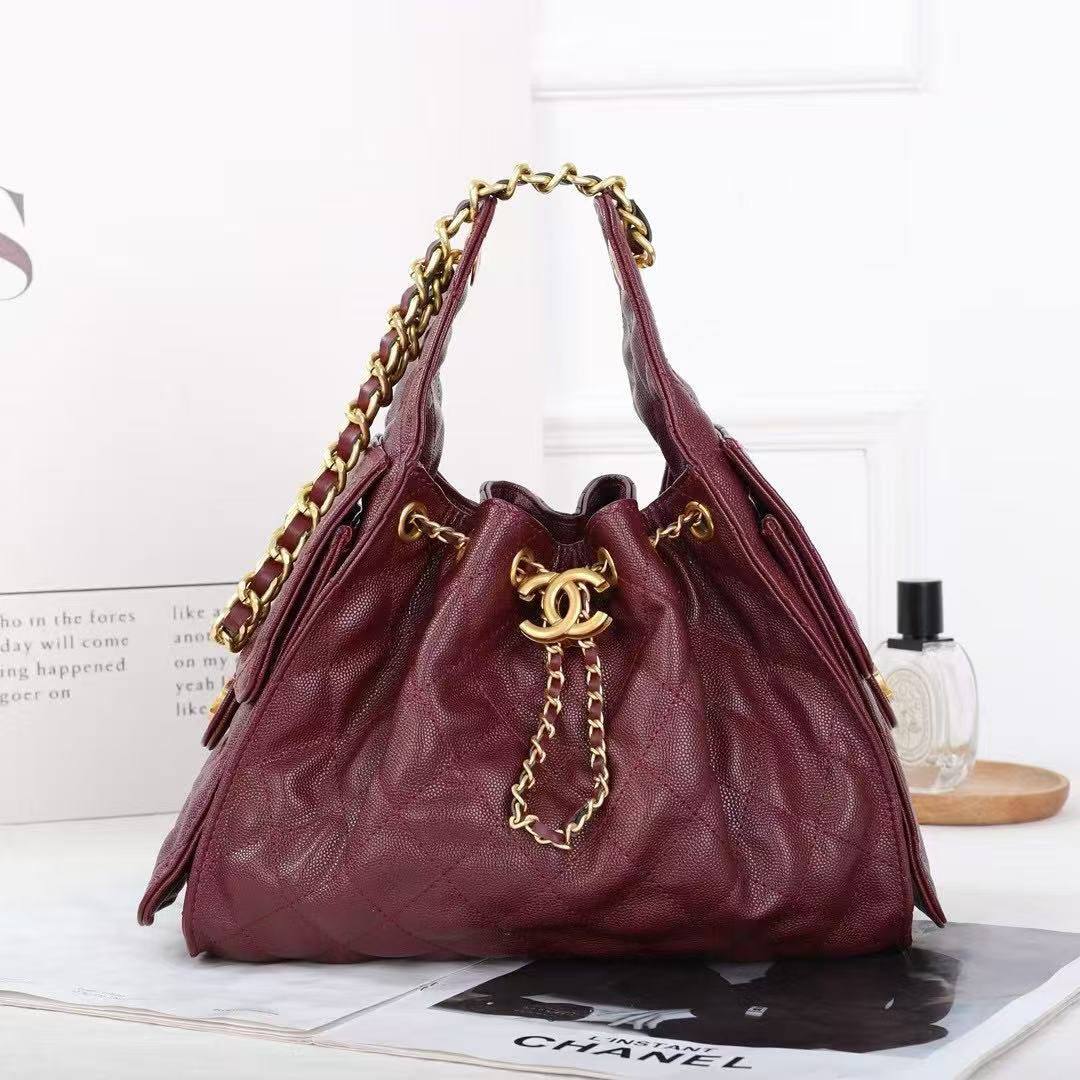 CHANEL 
22cm
120 dhs✅

with box
🎁🎁🎁

Zain44
♥️♥️♥️