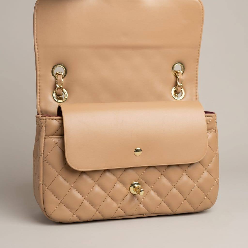 CHANEL ᴄʟᴀssɪᴄ
ᴅᴏᴜʙʟᴇ ғʟᴀᴘ ɢᴏʟᴅ ʜᴀʀᴅᴡᴀʀᴇ
LAMBSKIN LEATHER ᴍᴀᴛᴇʀɪᴀʟ
sɪᴢᴇ : 25 cm
ᴡɪᴛʜ BOX

75 dhs💓

Zain31
♥️♥️♥️
