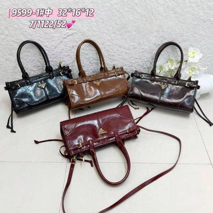PRADA ʙᴏɴɴɪᴇ ʜᴀɴᴅʙᴀɢ
ɢʟᴏssʏ ʟᴇᴀᴛʜᴇʀ ᴍᴀᴛᴇʀɪᴀʟ
ɢᴏʟᴅ ʜᴀʀᴅᴡᴀʀᴇ
ɪᴛ ʜᴀs ᴀ ʙᴇʟᴛ ʟᴏɴɢ sᴛʀᴀᴘ
sɪᴢᴇ : 32 cm

80 dhs🇦🇪

Zain31
❣️❣️❣️