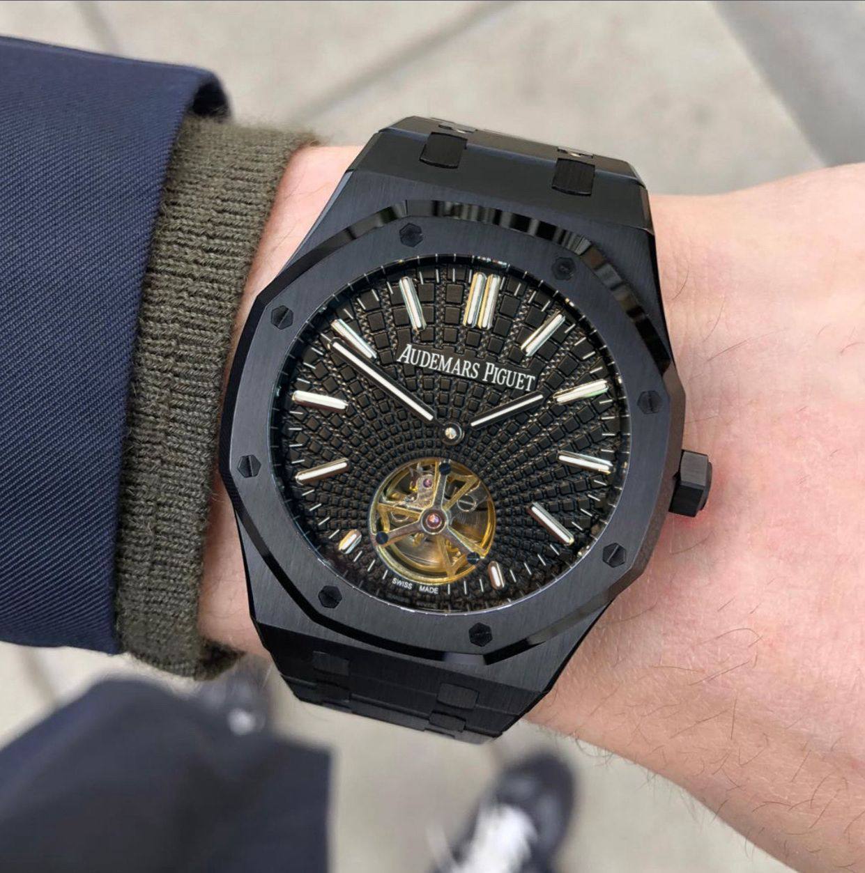 Ap watch for men good quality automatic 
350 dhs❤️💚❤️❤️

Zain59
♥️♥️♥️