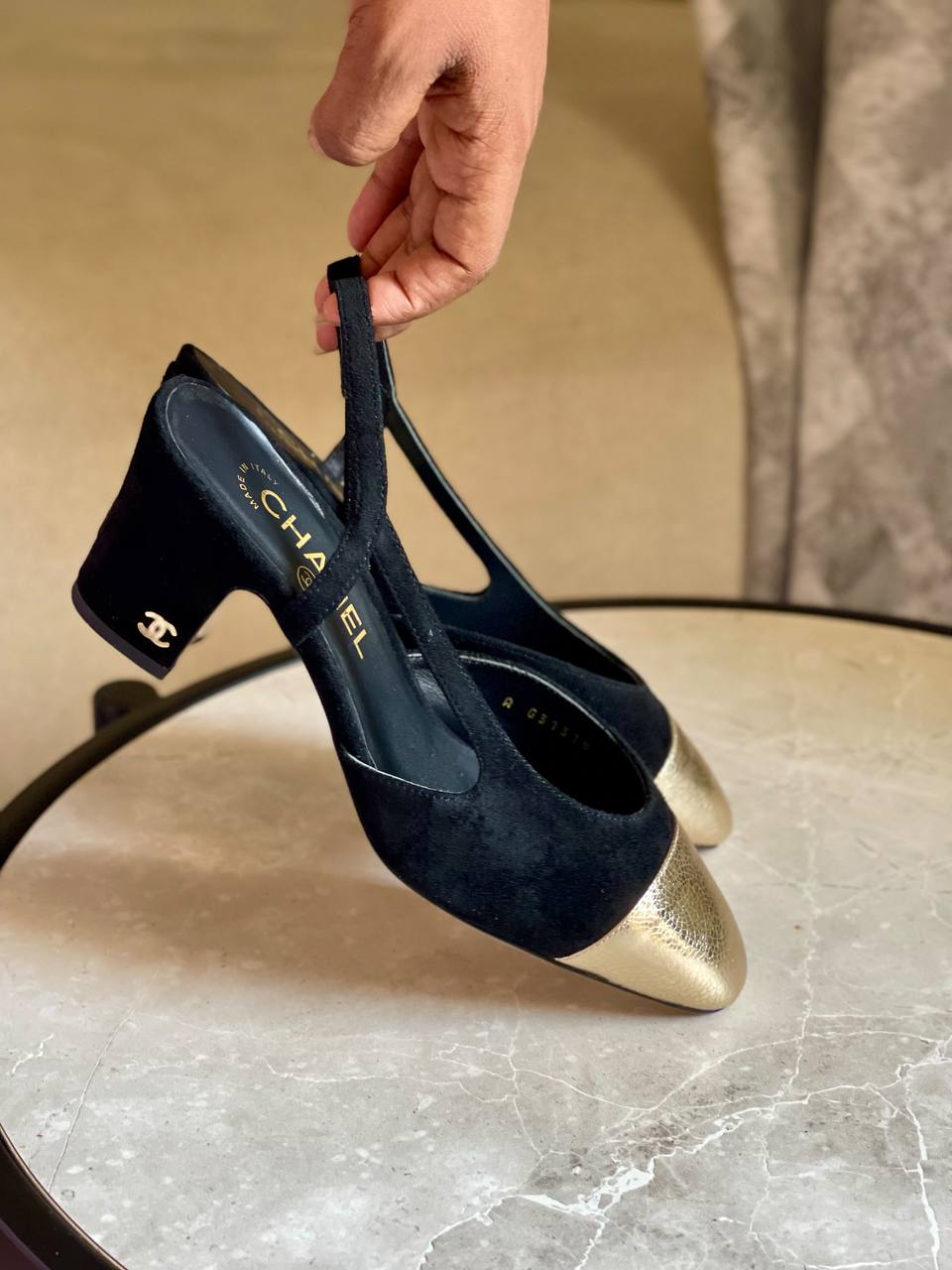 Chanel 

Vip quality 

Size:36 to 42

430 dhs🇦🇪🇦🇪

Zain113
♥️♥️♥️