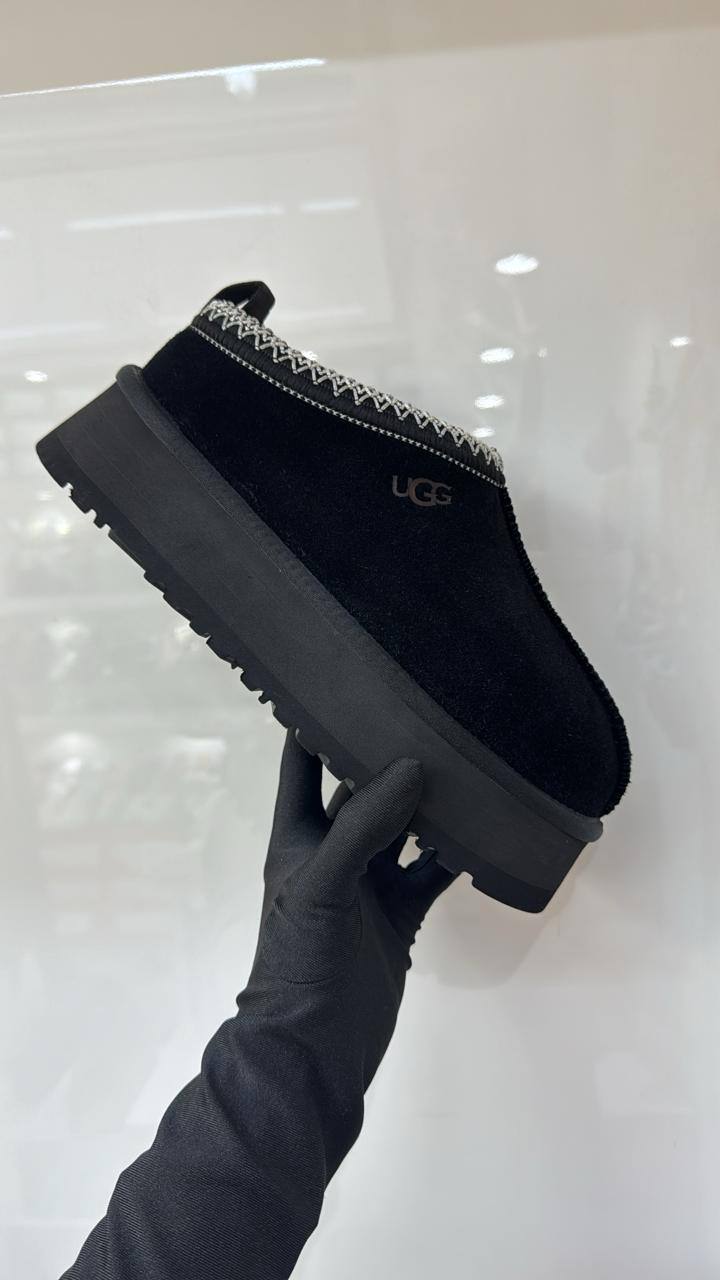 UGG
SIZE  ……… 36-42
QUALITY……MASTER
250 dhs🪙🌨️

Zain119
♥️♥️♥️