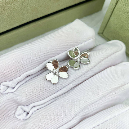 VCA SET 🦋*
Necklace 🔥
Earring🍁
Bracelet 🌸
Master quality 💯
With normal boxes 📦 
130 dhs🪙🌨️
With master box 🗃️ 
150 dhs🪙🌨️

Zain216
♥️♥️♥️