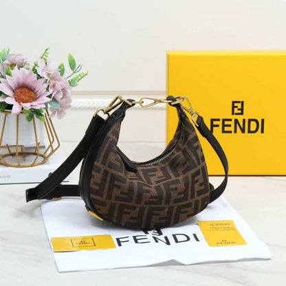 Fendi
Good quality 

with box 🎁🎁🎁

90 dhs💓

Zain186
♥️♥️♥️