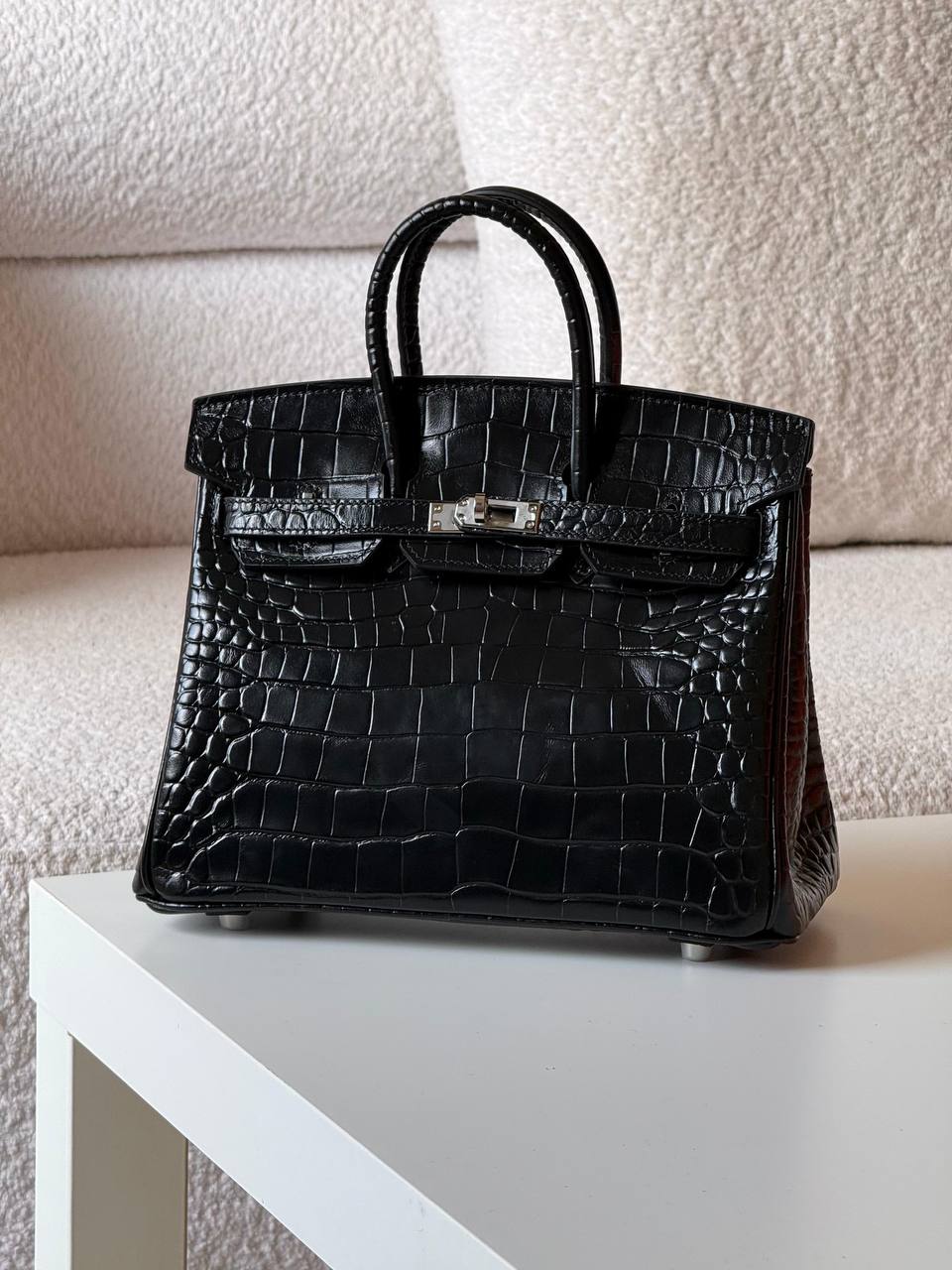Hermes birkin croc 25cm💕master quality😍


with box❤️
🎁🎁🎁

780 dhs🪙🌨️

Zain52
♥️♥️♥️