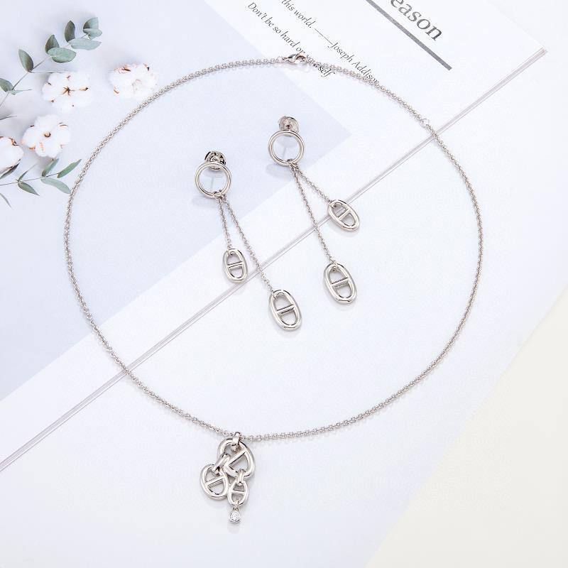 110 dhs✅ SET 
HERMES MASTER
💫✨
NECKLACE EARRINGS
WITH BOX AND PAPER BAG🛍️🎁

Zain89
♥️♥️♥️