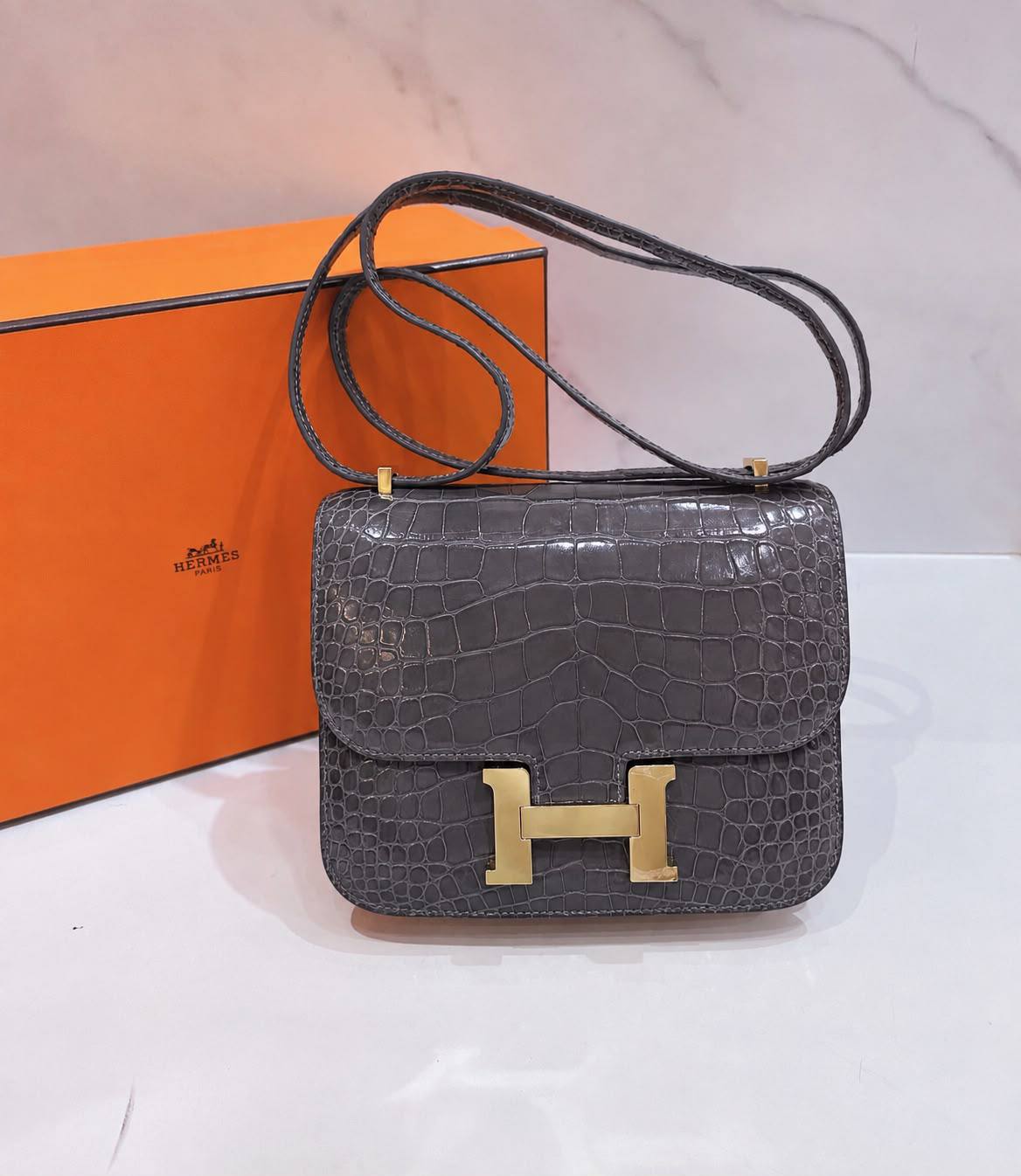 HERMES 

NEW CAME 
GOOD QUALITY 

WITH BOX 
110 dhs🇦🇪🇦🇪

Zain295
Zain39
♥️♥️♥️