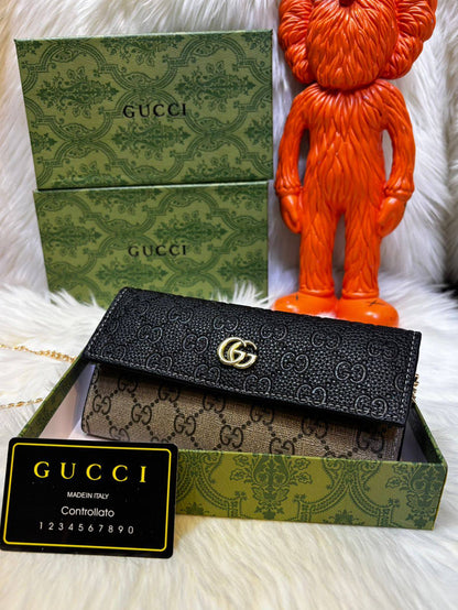 Gucci
good quality, 
comes with box, 
🎁🎁🎁

size... 19*11 cm 
70 dhs❣️

Zain12
♥️♥️♥️