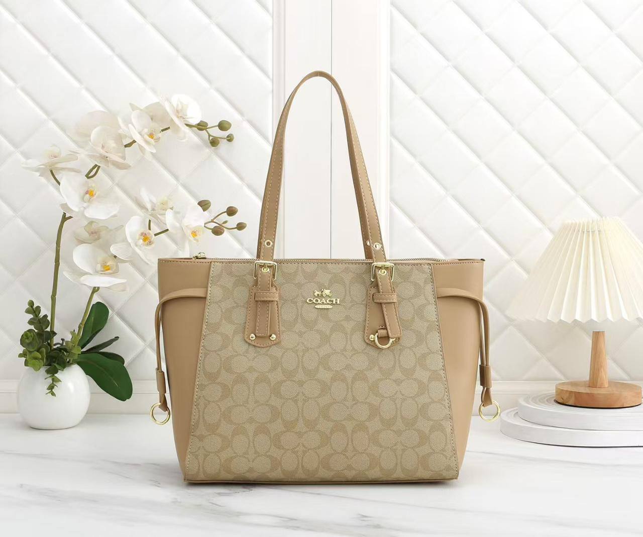 Coach 

95 dhs🌺

Zain253
♥️♥️♥️
