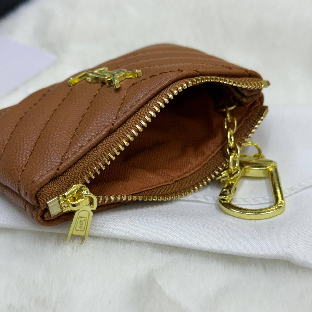 NEW CAME 
YSL 
COIN PASS 
GOOD QUALITY 
35 dhs🪙🌨️

MINI SIZE 
WITHBOX
🎁🎁🎁

Zain40
♥️♥️♥️