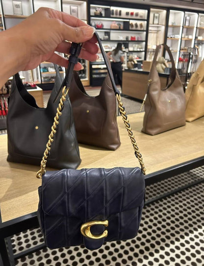 Gucci

90 dhs🪙🌨️
size20×7*17have box

90 dhd🪙🌨️
size20×7*16have box
🎁🎁🎁

Zain07
♥️♥️♥️