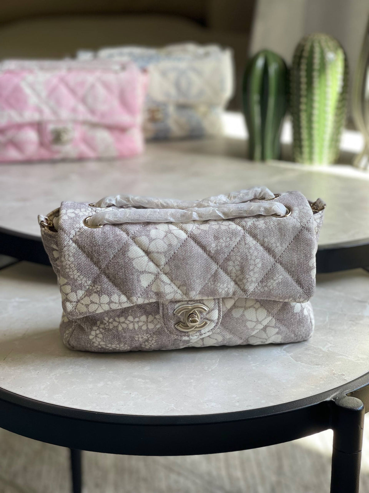 Chanel  ✨💥
Available original box 📦 
With full packing 🎀🎀
Super high quality 💥💥

For Price 👇 WhatsApp✅
0568585901 
0507557372
0552275751 Owner Zain 👌

Zain283
♥️♥️♥️