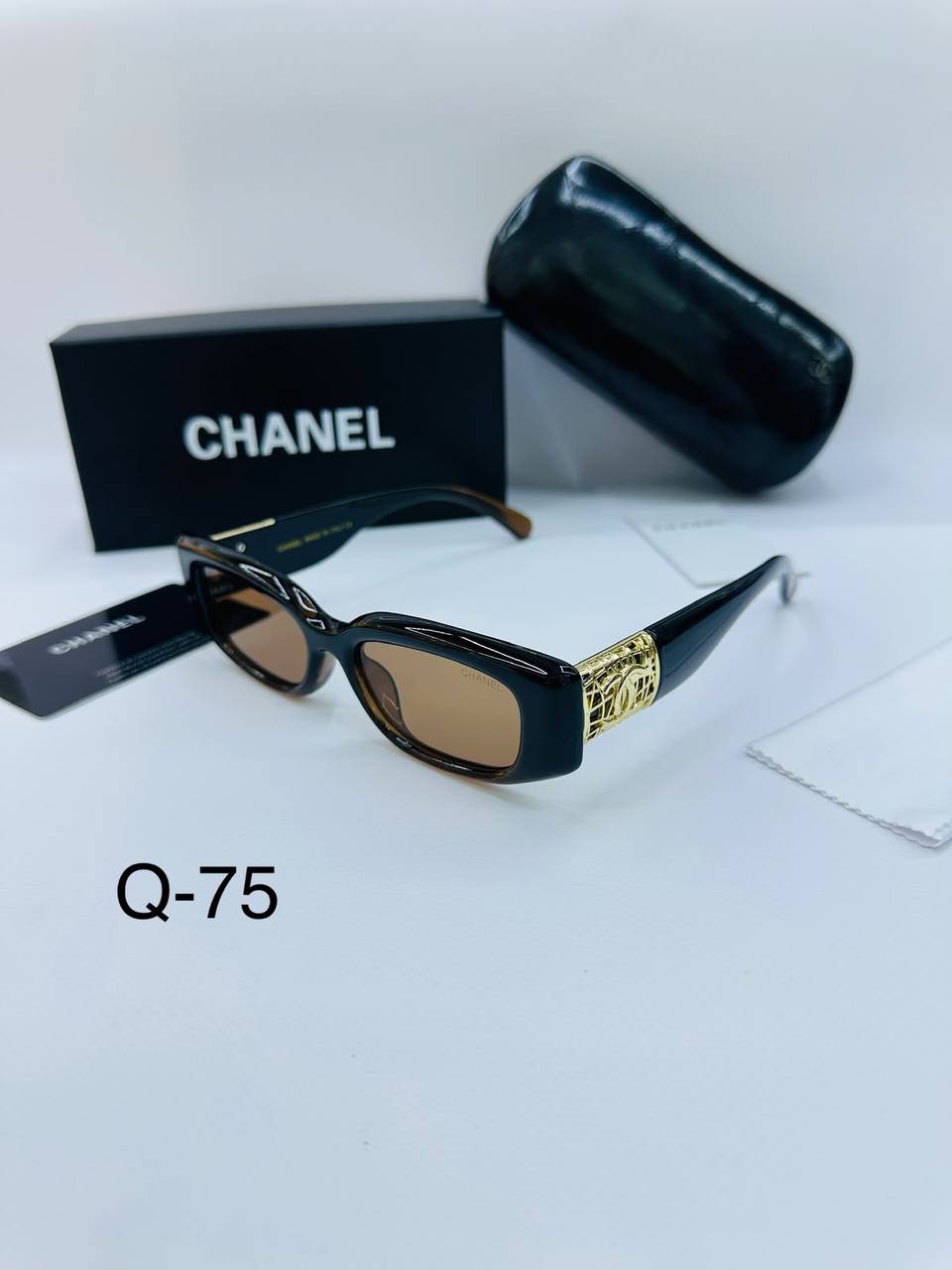 Sunglasses 🕶️*
New stock 💥
good quality 💯
Copy one 1️⃣ 
With master box 🗃️ 
50 dhs💛

Zain216
♥️♥️♥️