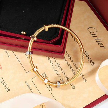 Cartier ❤️‍🔥*
Bangle ✨
Master quality 💯
With normal boxes 🗃️ 
60 dhs✅
With master box 📦 
100 dhs✅

Zain216
♥️♥️♥️
