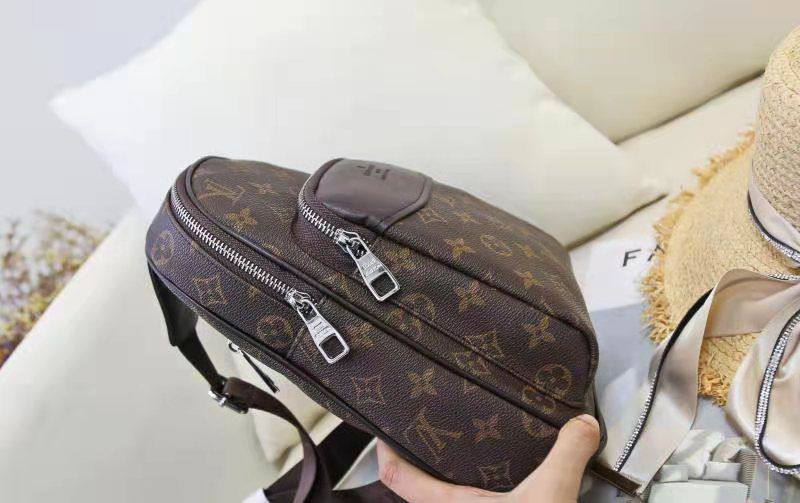 Men’s bag new came 
good quality 

with box 
🎁🎁🎁

100 dhs👑

Zain39
♥️♥️♥️