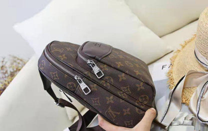 Men’s bag new came 
good quality 

with box 
🎁🎁🎁

100 dhs👑

Zain39
♥️♥️♥️
