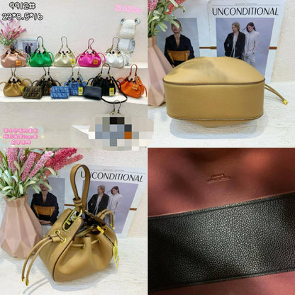 Fendi  POMODORINO
ʙᴜᴄᴋᴇᴛ  ʙᴀɢ ᴢᴜᴄᴄᴀ
ᴍᴀᴛᴛᴇ ᴀɴᴅ ᴄᴀɴᴠᴀs ʟᴇᴀᴛʜᴇʀ
ᴡɪᴛʜ ᴡᴀʟʟᴇᴛ sᴍᴀʟʟ ᴘᴏᴜᴄʜ
sɪᴢᴇ: 23 cm

75 dhs🪙🌨️

Zain31
 ♥️♥️♥️