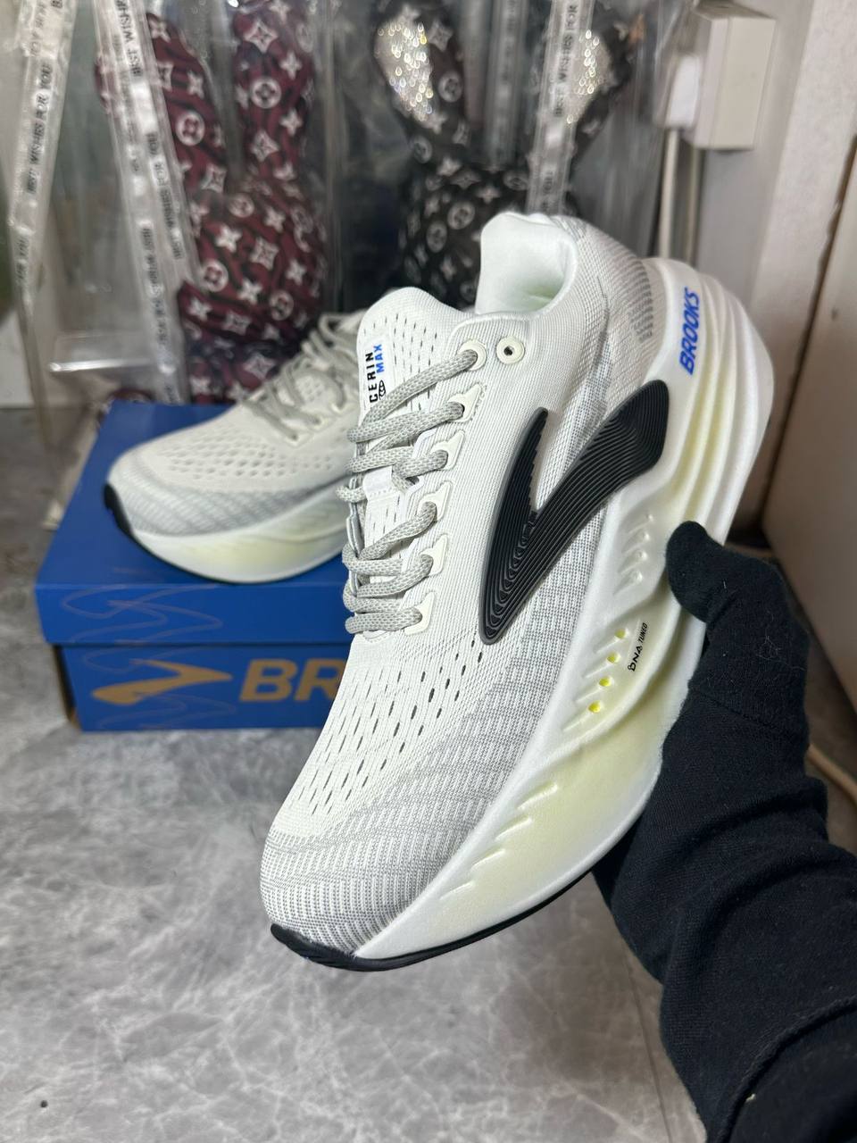 BROOKS Glycerin Max sneakers ‘White grey’
36-45 AVAILABLE 
Discount Now🤩
220 dhs🪙

Zain242
♥️♥️♥️