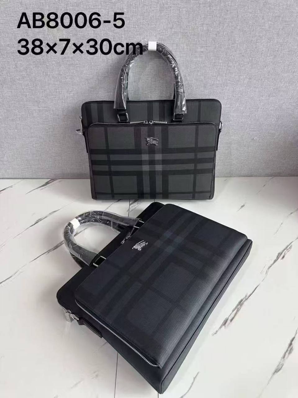 Laptop bags 
good quality 
110 dhs💓

Zain278
♥️♥️♥️