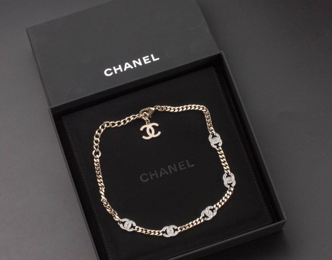 Chanel Set* 💕
Necklace 
Earrings 
Bracelet 
Master Quality 💎

*130* AED normal box 📦

Zain48
♥️♥️♥️