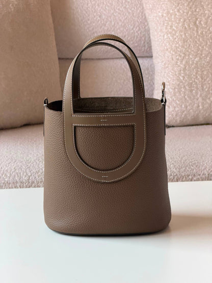 Hermes picotin 18cm💕master quality😍with box❤️
360 dhs🇦🇪🇦🇪

Zain52
♥️♥️♥️
