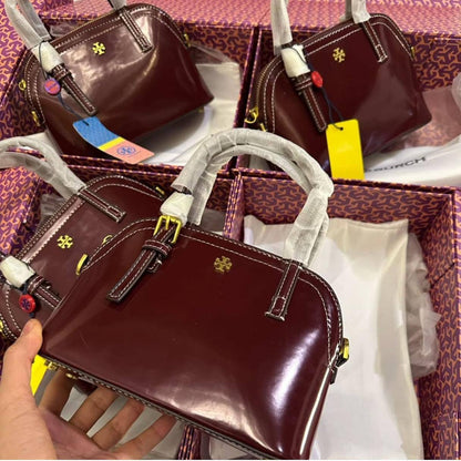 Tory Burch

90 dhs✅

with box
🎁🎁🎁

Zain07
♥️♥️♥️
