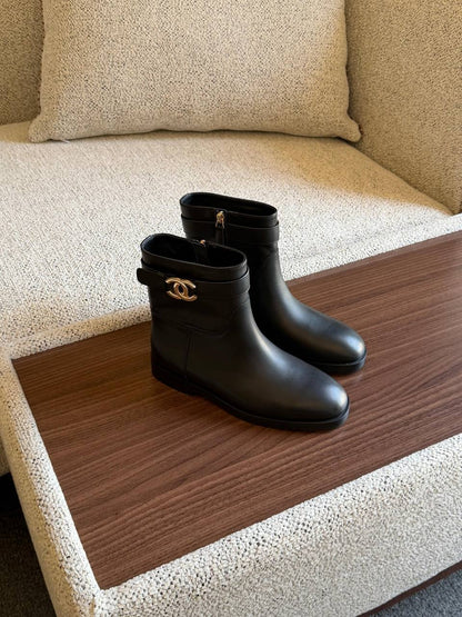 CHANEL 💫🌼
SuperMaster Quality 💯
900 dhs🇦🇪🇦🇪

Size: 36-41 💥

Zain171
♥️♥️♥️