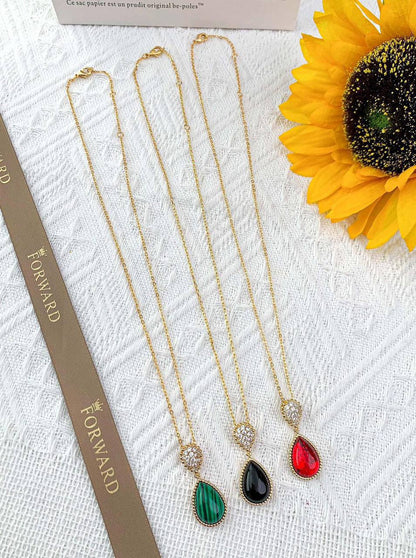 VCA ❤️‍🔥*
Necklace ✨
Earring 💥
Master quality 💯
With normal boxes 📦 
100 dhs✅
With master box 🗃️ 
120 dhs✅

Zain216
♥️♥️♥️
