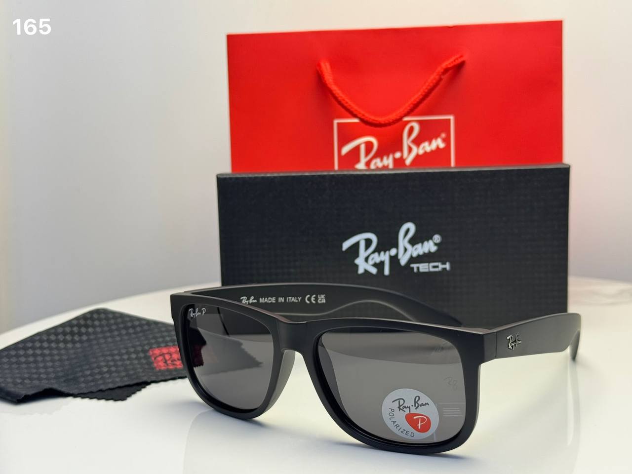 Ray Ban
55 dhs🇦🇪🇦🇪

Zain182
♥️♥️♥️