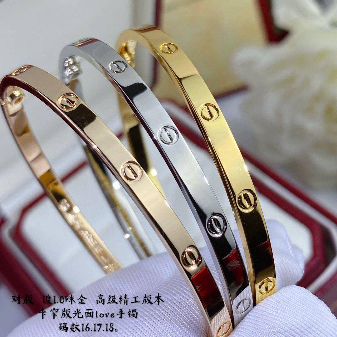 Cartier Bangle slim* 🦋
Size *16,17,18,19* 
Master Quality 🎊

45 dhs❤️
normal box 📦

Zain48
♥️♥️♥️