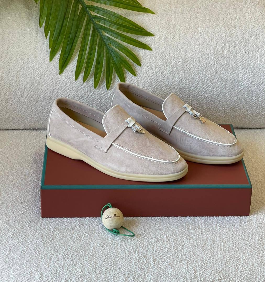 LORA PIANA 
SuperMaster Quality 💯
450 dhs🪙🌨️
Size:36-41💥

Zain171
♥️♥️♥️