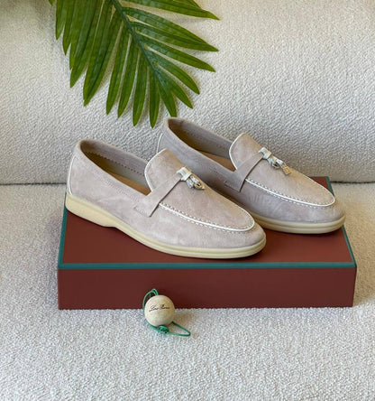 LORA PIANA 
SuperMaster Quality 💯
450 dhs🪙🌨️
Size:36-41💥

Zain171
♥️♥️♥️