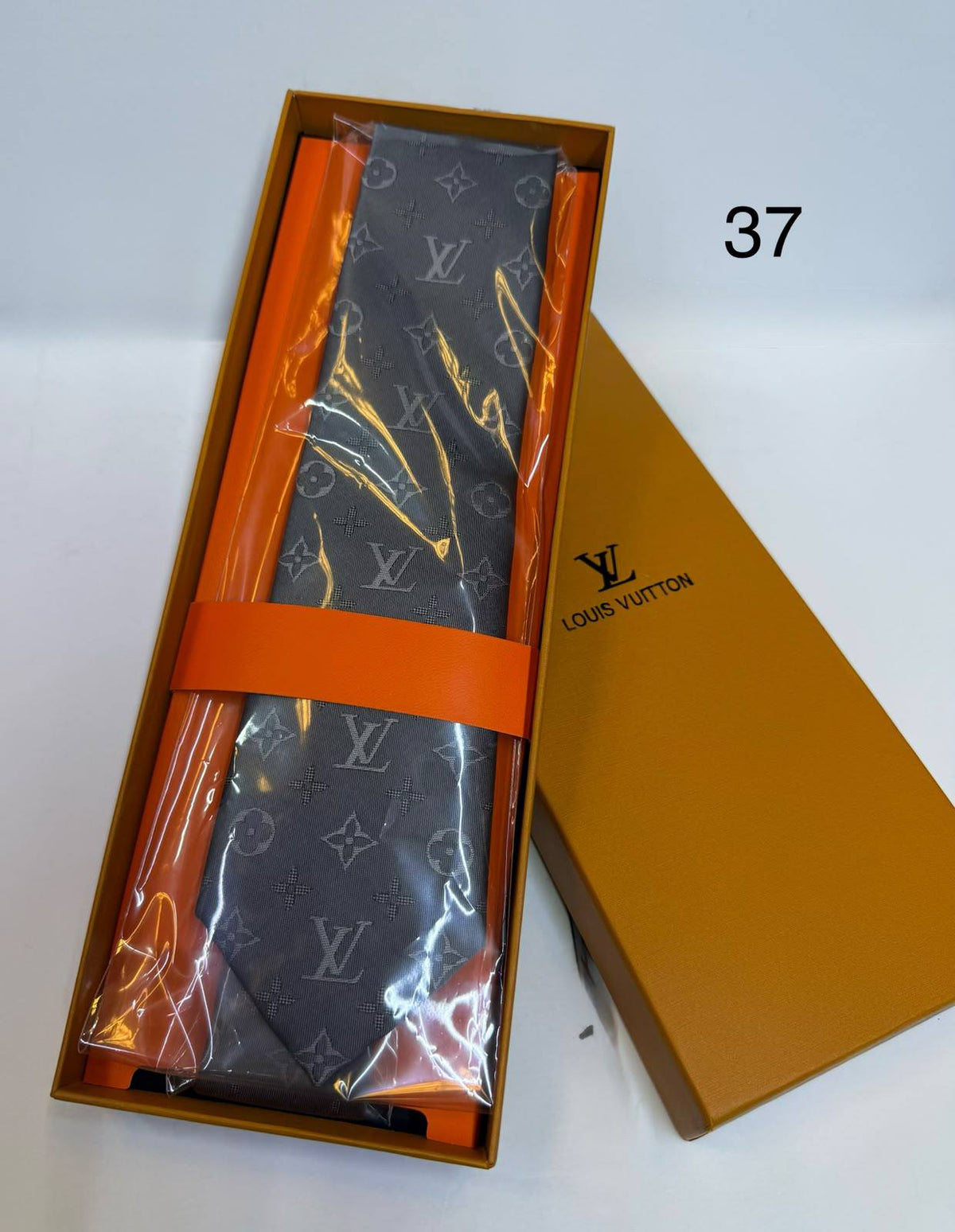 Hermes
Gucci
LV
Dior

Withbox

75 dhs🇦🇪🇦🇪

Zain93
♥️♥️♥️