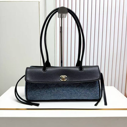 CHANEL 
MASTER QUALITY
325 dhs🇦🇪🇦🇪

Zain39
♥️♥️♥️