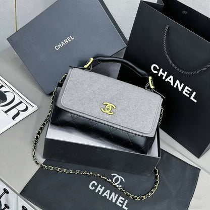 CHANEL
115 dhs❣️

with box.
🎁🎁🎁

Zain38
♥️♥️♥️