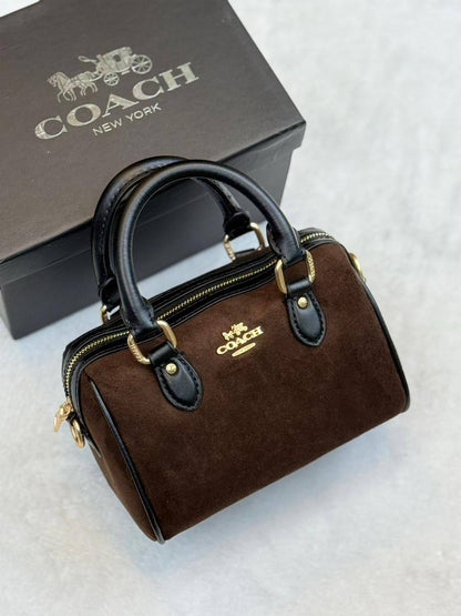 COACH 
PREMIUM QUALITY 💯
90 DHS✅
WITH BOX 📦

Zain28
♥️♥️♥️