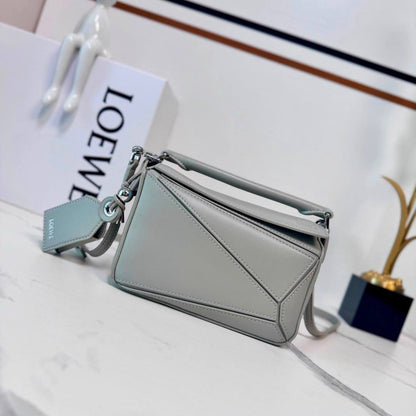 Loewe supper master quality ❤️
new collection ❤️
Available ✨💕
With full packing 📦
For Price 👇 WhatsApp✅
0568585901 
0507557372
0552275751 Owner Zain 👌

Zain251
♥️♥️♥️