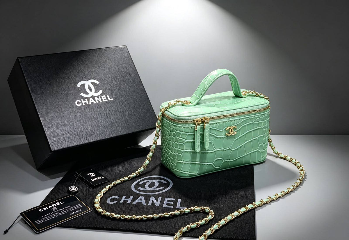 CHANEL 

NEW CAME 

HIGH QUALITY 

WITH BOX 
120 dhs🇦🇪🇦🇪

Zain295
Zain39
♥️♥️♥️