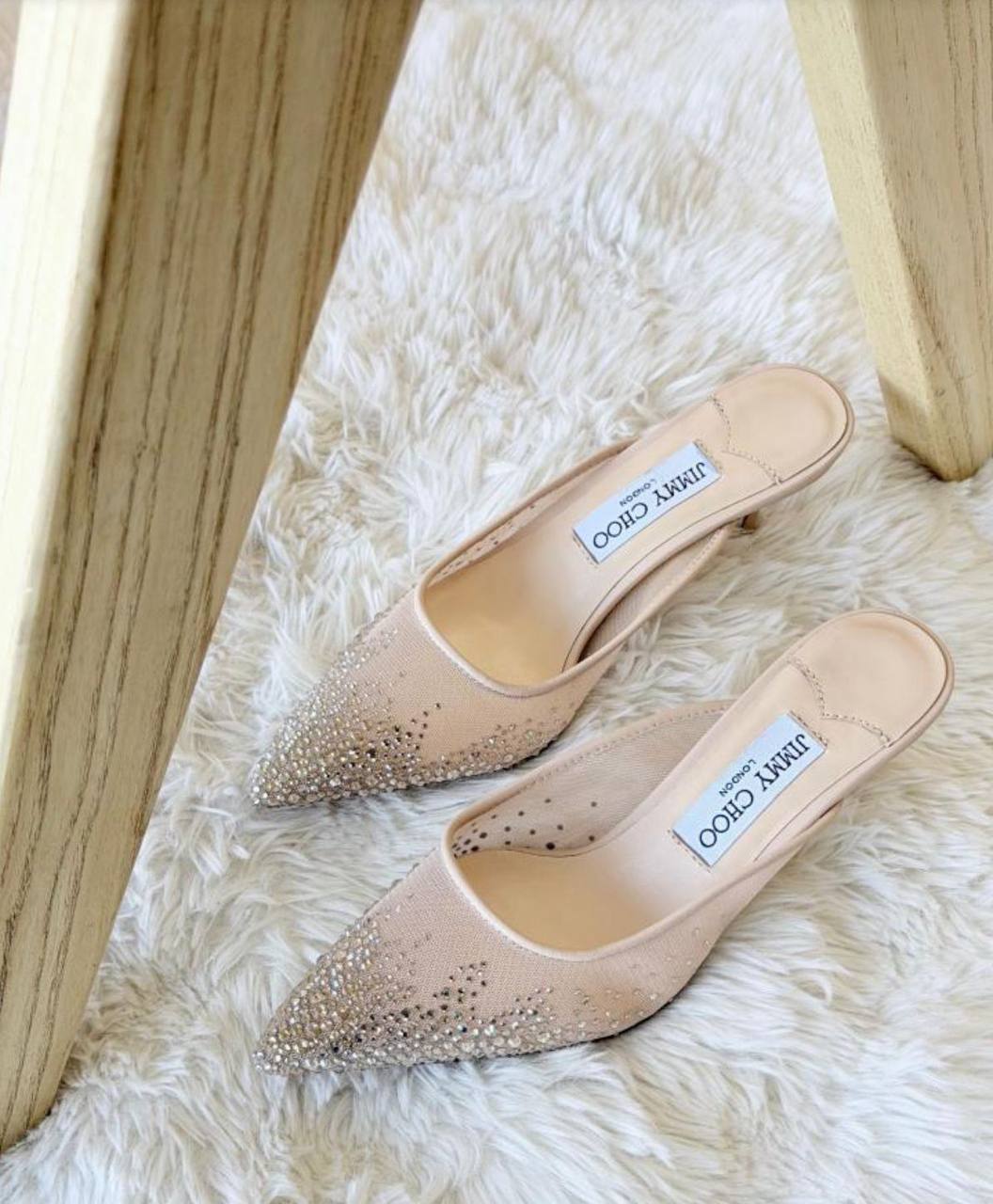 JIMMY CHOO  
MASTER QUALITY 
SIZE 36-41  
230 dhs✅

Zain88
♥️♥️♥️