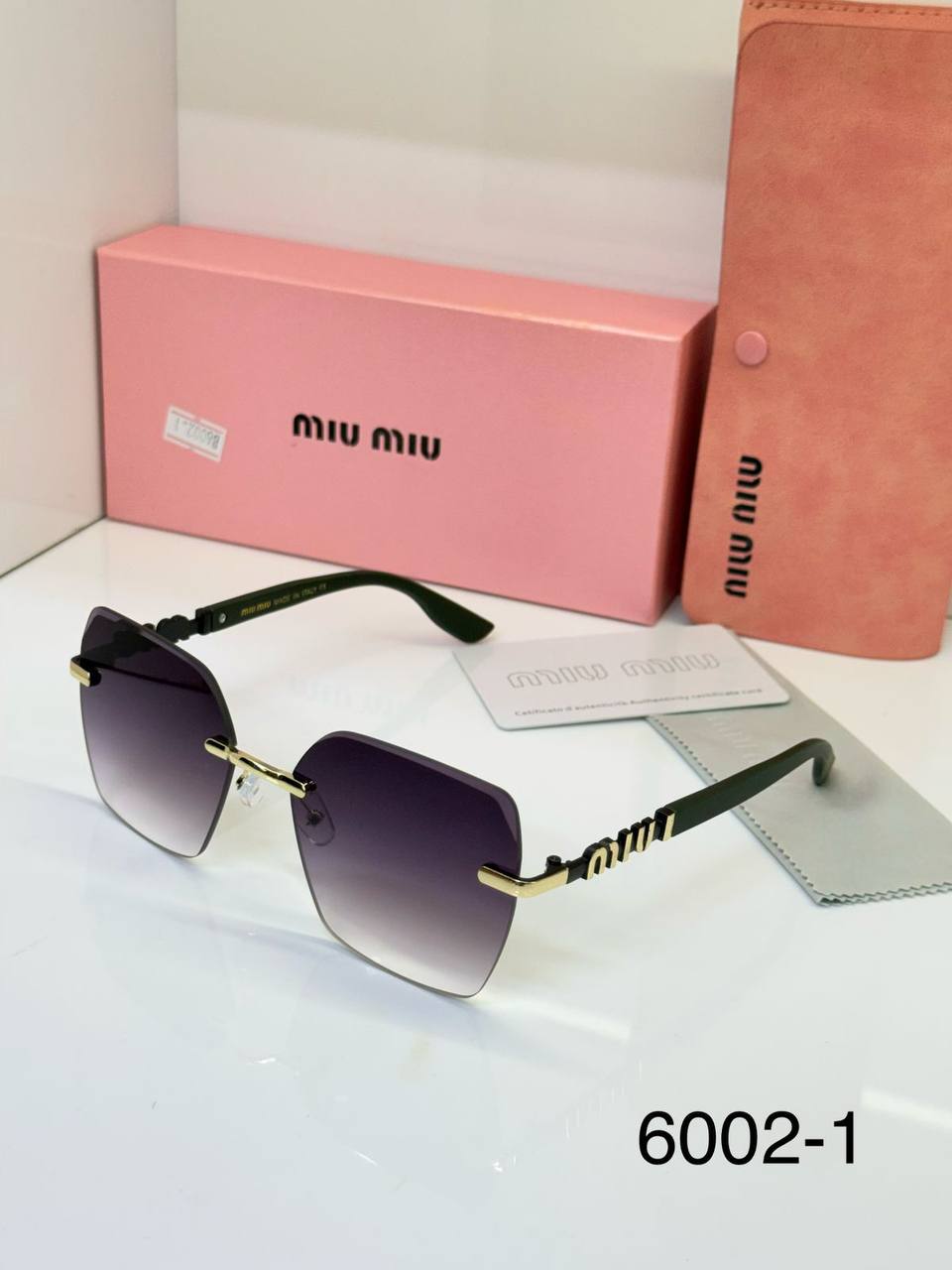 Fendi
SUNGLASSES 🕶️ 
50 dhs💓

Zain40
♥️♥️♥️