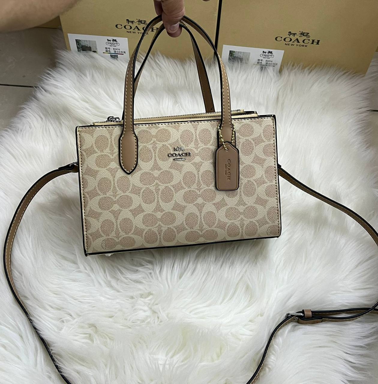 Coach 
115 dhs🪙🖤

With box 
🎁🎁🎁

Zain118
♥️♥️♥️
